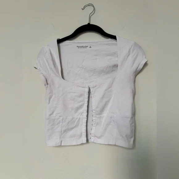 Abercrombie & Fitch White Crop Top with Loop Closure Detail - Picture 1 of 4